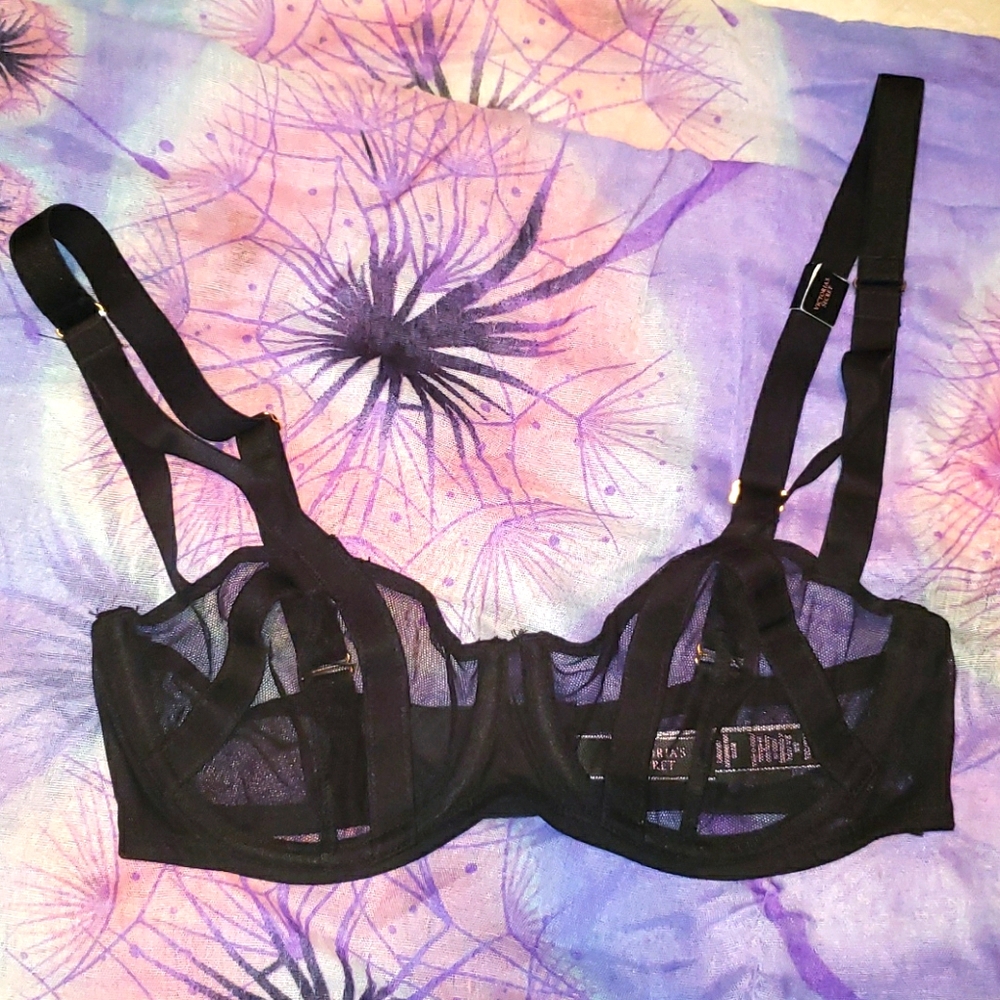 New Victoria's Secret 32 C Sheer Sexy Bra